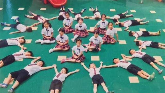 幼儿园毕业照创意无限角度新奇充满新意一点泛亚电竞不输大学生(图5)