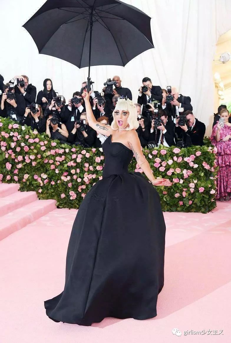 100张美图带你看Met Gala！最惊艳、可爱、奇葩的造火星电竞app型都在这(图4)